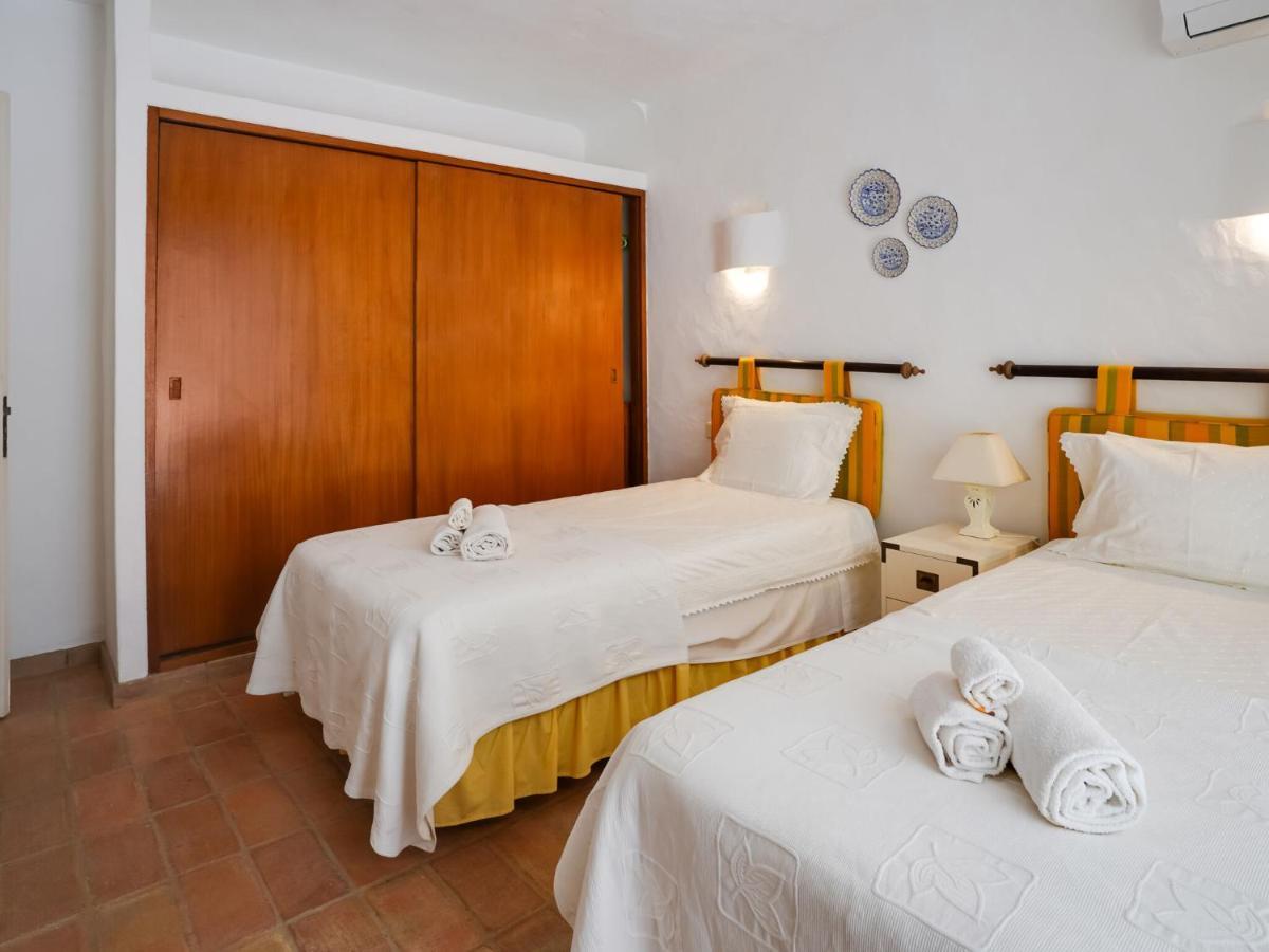 Roofed Villa In Albufeira With Private Swimming Pool Olhos de Agua  Camera foto